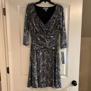 Elegant Black and White Paisley Long Sleeve Dress